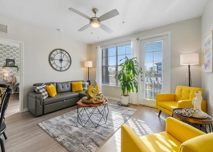 Urban 2Br2Ba Gem-Near Airport