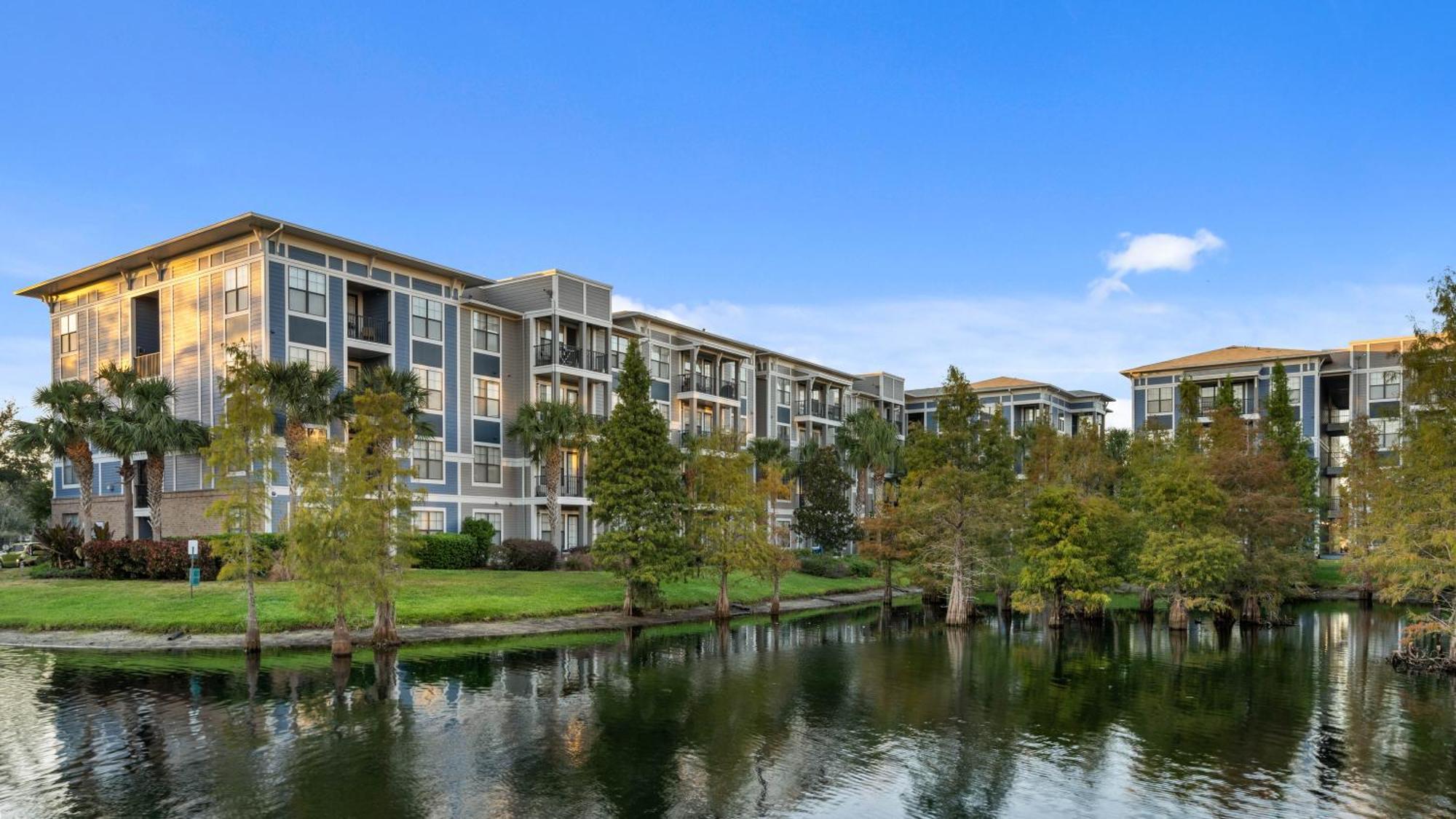 Urban 2br2ba Gem-near Airport *