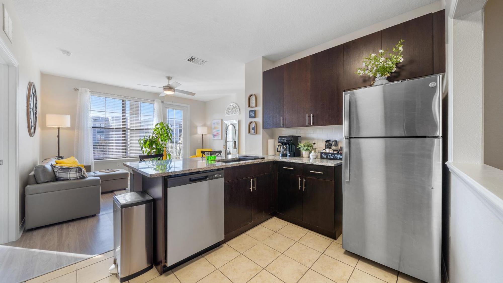 Urban 2br2ba Gem-near Airport Apartment *