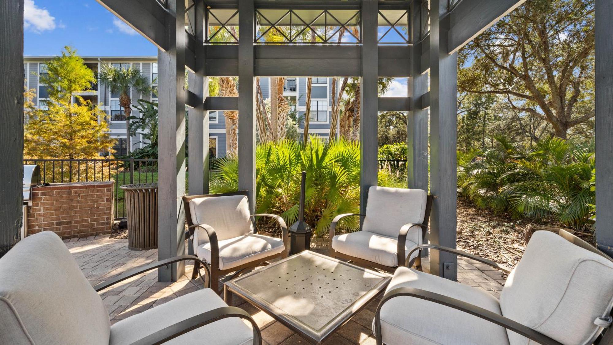 Urban 2br2ba Gem-near Airport